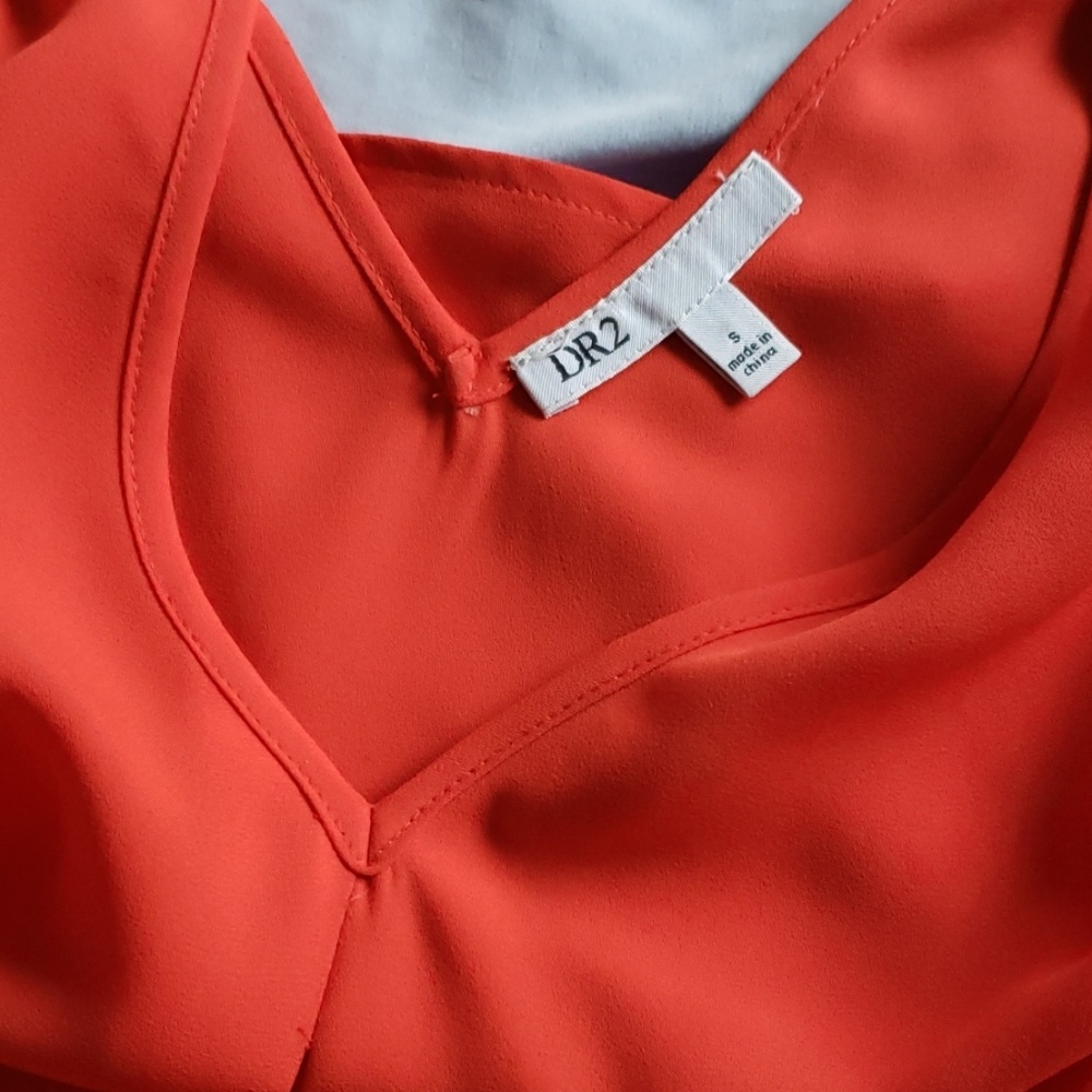 Deep V top 🏵 - Picture 2 of 4